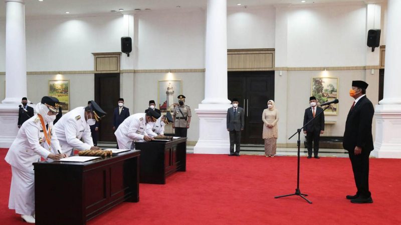 Lantik Bupati Serang dan Walikota Cilegon, Gubernur Banten Tekankan Penanganan Covid-19 dan Pemulihan Ekonomi