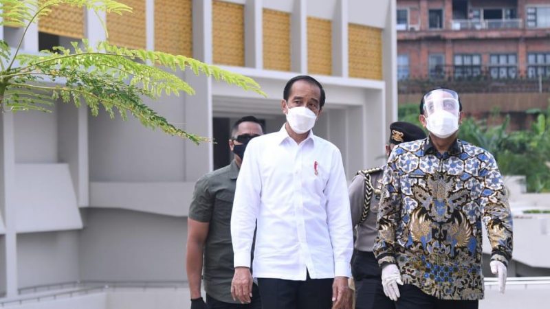 Didampingi Rektor, Wagub Banten Sambut Jokowi Resmikan Kampus Baru Untirta
