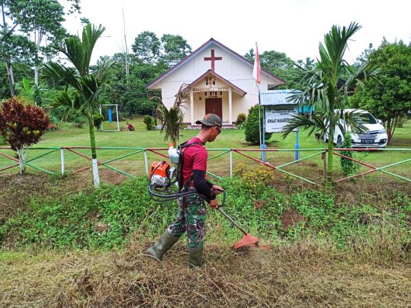 Jelang Paskah, Prajurit TNI Bantu Membangun Gereja 1 Jelang Paskah, Prajurit TNI Bantu Membangun Gereja 2