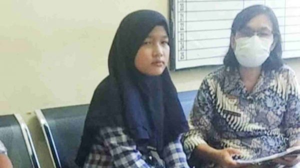 Diduga Salah Tangkap Terkait Narkoba, Hima Lubis Minta Polisi Bebaskan Nabila 1 Diduga Salah Tangkap Terkait Narkoba, Hima Lubis Minta Polisi Bebaskan Nabila 2