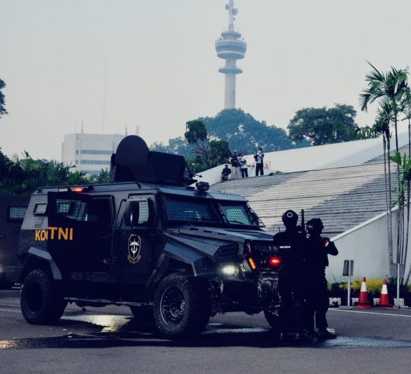 Satgultor TNI Tumpas Aksi Teroris di Gedung DPR RI 1 Satgultor TNI Tumpas Aksi Teroris di Gedung DPR RI 2