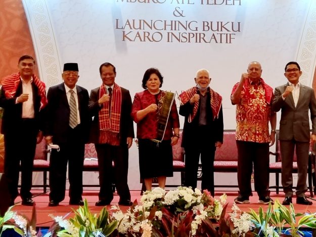 Buku Tokoh Inspiratif Karo Diluncurkan di JW Marriott 1 Buku Tokoh Inspiratif Karo Diluncurkan di JW Marriott 2