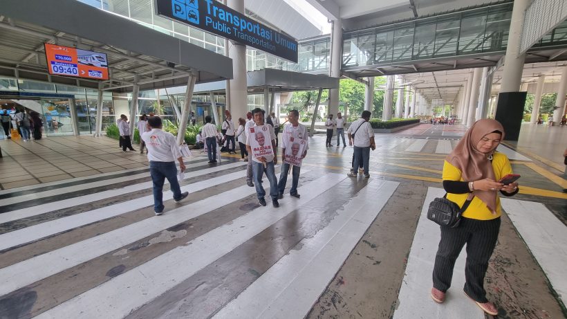 Ribuan Spanduk dan Pendukung Sambut Ganjar Pranowo di Kota Medan 1 Ribuan Spanduk dan Pendukung Sambut Ganjar Pranowo di Kota Medan 2