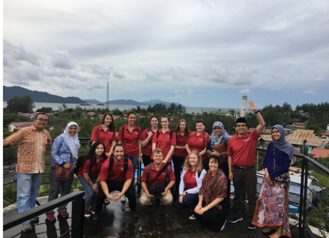 Rombongan mahasiswa New Colombo Plan (NCP) Study Tour dari Western Sydney University ke Universitas Syah Kuala, Banda Aceh, November 2017.