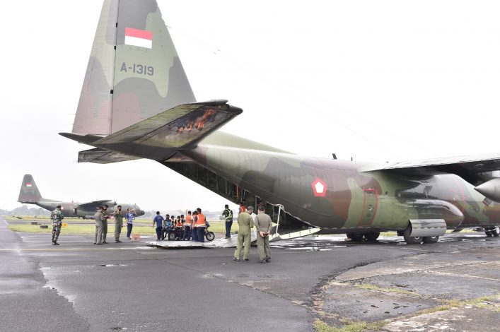 Panglima TNI Perintahkan TNI AU Kerahkan Hercules Kirim Alkes ke Wilayah Sumatera 1