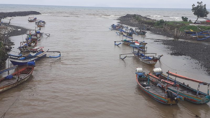 Sulit Cari Ikan, Nelayan Anyer-Banten Menjerit