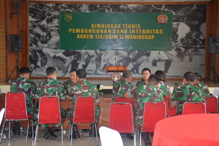 Menuju WBK, Korem 174 Merauke Terima Bimbingan Teknis Pembangunan Zona Integritas dari Tim Srenad 1 Menuju WBK, Korem 174 Merauke Terima Bimbingan Teknis Pembangunan Zona Integritas dari Tim Srenad 2