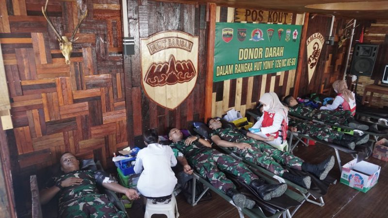 Satgas Yonif 126/KC Donor Darah di Perbatasan RI-PNG  