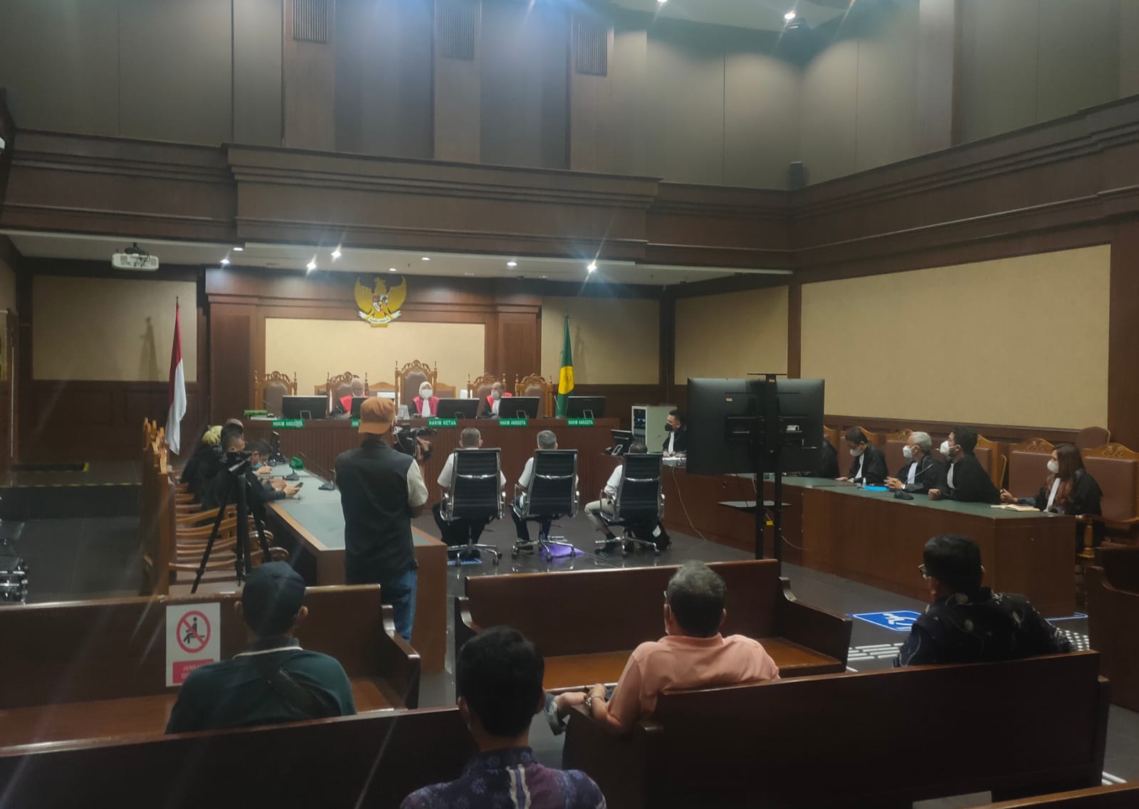 Hakim Tolak Eksepsi Tiga Terdakwa Dugaan Korupsi Askrindo. 34