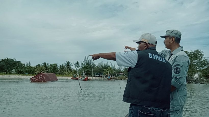 Bakamla Amankan Kontainer Kecelakaan Kapal di Perairan Selat Malaka 1 Bakamla Amankan Kontainer Kecelakaan Kapal di Perairan Selat Malaka 2