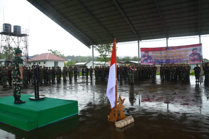 Tiba di Maluku, Satgas Yonarmed 1 Kostrad Disambut Oleh Pangdam XVI/Pattimura 2
