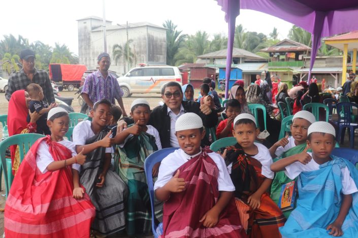 Peringati HKN, Bakrie Amanah dan PT Energi Mega Khitanan 200 Anak 1 Peringati HKN, Bakrie Amanah dan PT Energi Mega Khitanan 200 Anak 2