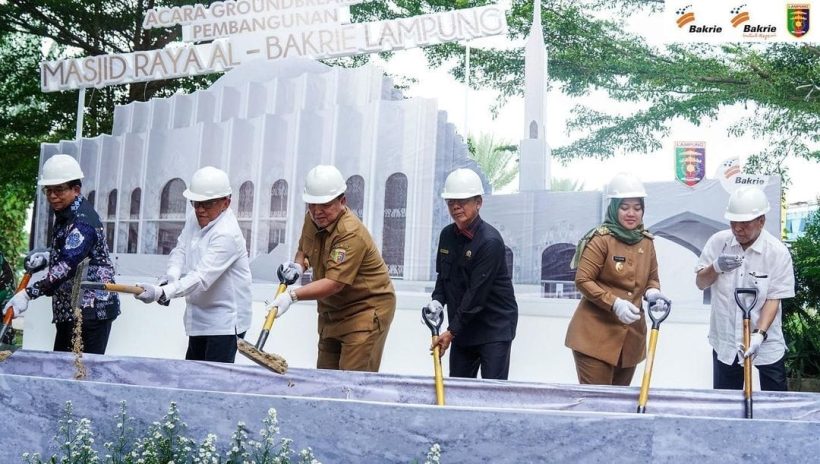 Groundbreaking Masjid Raya Al-Bakrie, Masjid Raya Pertama di Kota Bandar Lampung 1 Groundbreaking Masjid Raya Al-Bakrie, Masjid Raya Pertama di Kota Bandar Lampung 2
