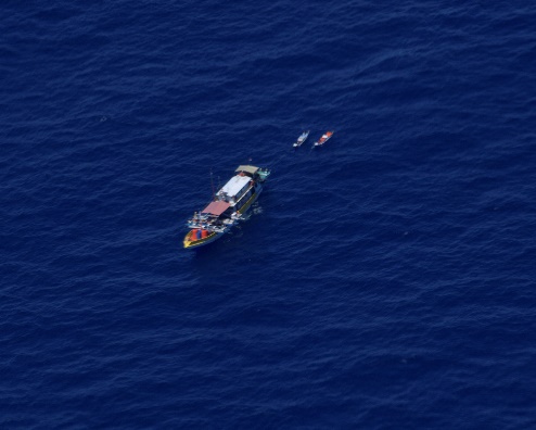 Bakamla RI Gelar Operasi Udara Maritim dengan Target Kapal Perilaku Anomali 1 Bakamla RI Gelar Operasi Udara Maritim dengan Target Kapal Perilaku Anomali 2