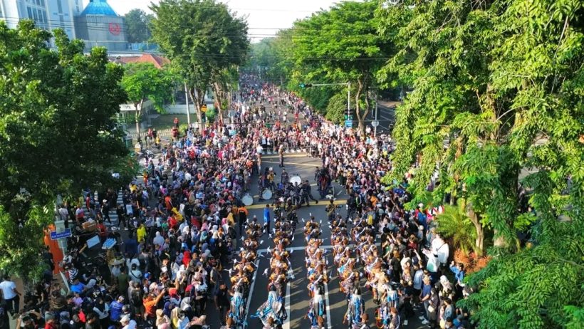 GS Gita Jala Taruna AAL Getarkan Surabaya di Acara Car Free Day 3