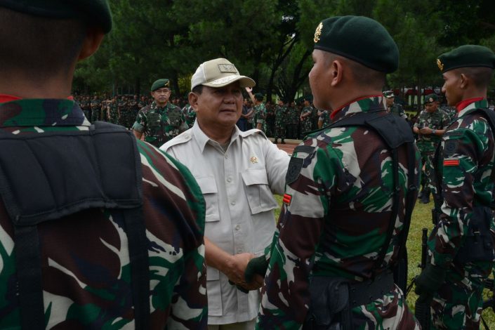 Kepada Personel Satgas Yonif PR 330/TD, Menhan Prabowo Berpesan Soal Keberanian dan Kewaspadaan 1 Kepada Personel Satgas Yonif PR 330/TD, Menhan Prabowo Berpesan Soal Keberanian dan Kewaspadaan 2