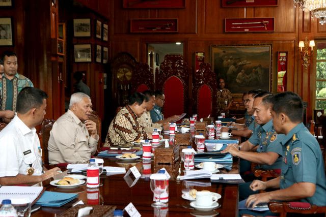 Menhan Prabowo Terima Kasal, Bahas Kebutuhan Alutsista TNI AL 2