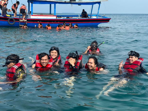 Pesona Pantai Pulau Pari 2