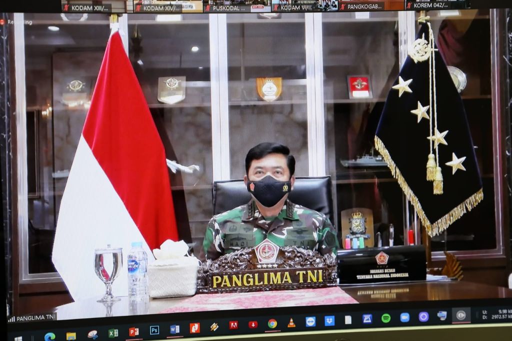 Panglima TNI Pimpin Rapat Evaluasi Penanganan Covid-19 dan Vaksinasi Dengan Pangkotama TNI