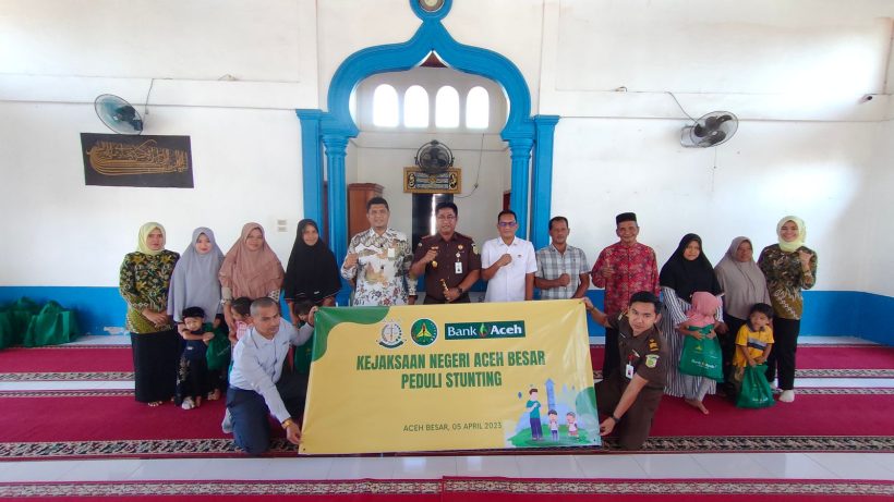 Kejari Aceh Besar Gelar Peduli Stunting 1 Kejari Aceh Besar Gelar Peduli Stunting 2